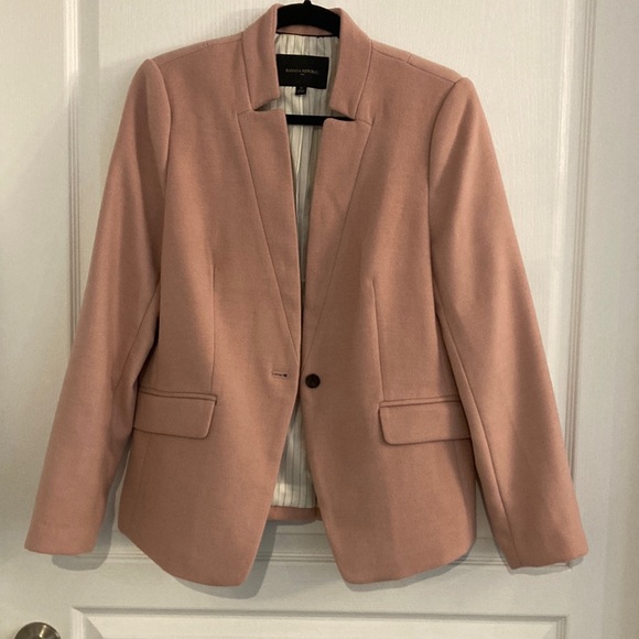 Banana Republic Jackets & Blazers - Banana Republic Blush Light Pink Fitted Blazer Sz 12